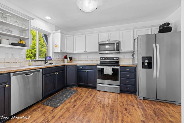 688 N SPARKLEWOOD CT, Post Falls, ID 83854