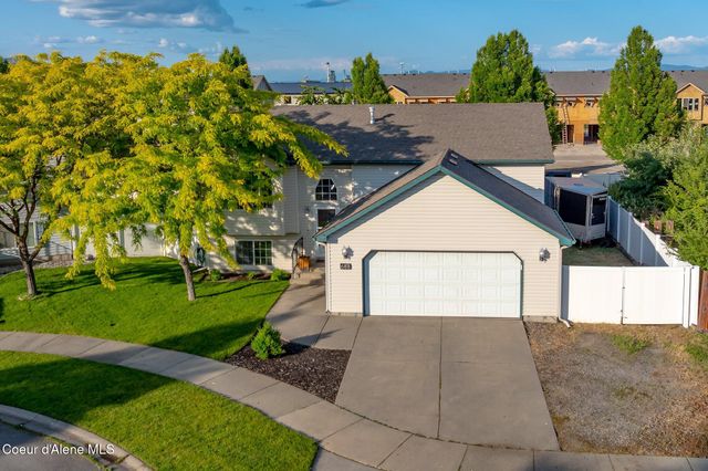 688 N SPARKLEWOOD CT, Post Falls, ID 83854