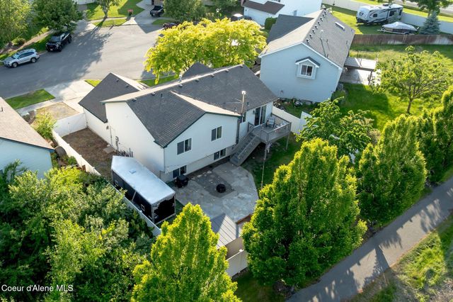 688 N SPARKLEWOOD CT, Post Falls, ID 83854