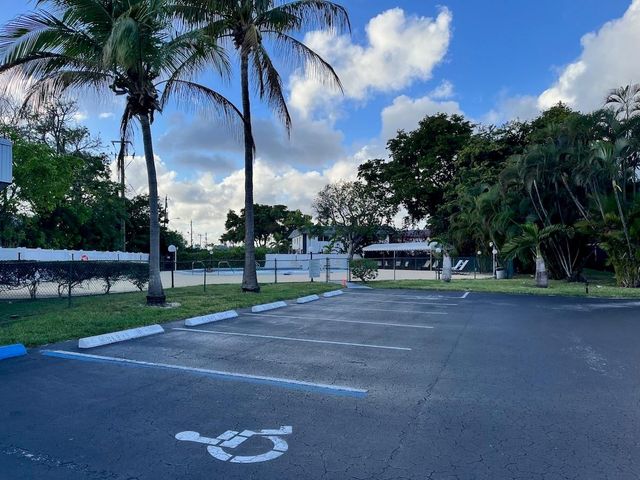 113 Royal Park Drive 1G, Oakland Park, FL 33309