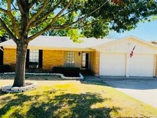 6540 Meadowlark Lane E, Watauga, TX 76148