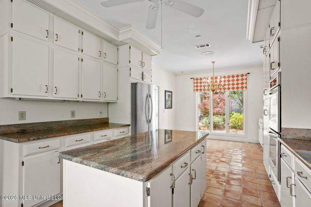 11 Highland Meadows Drive, Jackson, MS 39211