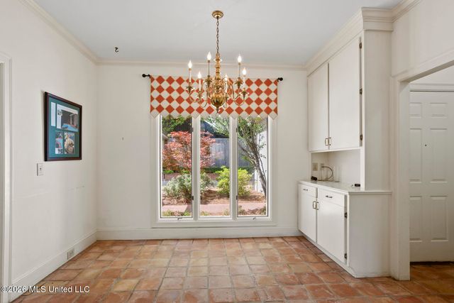 11 Highland Meadows Drive, Jackson, MS 39211