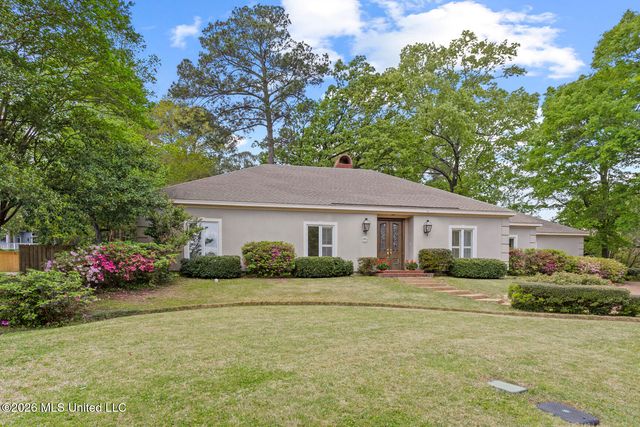 11 Highland Meadows Drive, Jackson, MS 39211