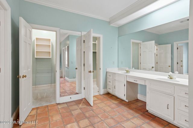 11 Highland Meadows Drive, Jackson, MS 39211