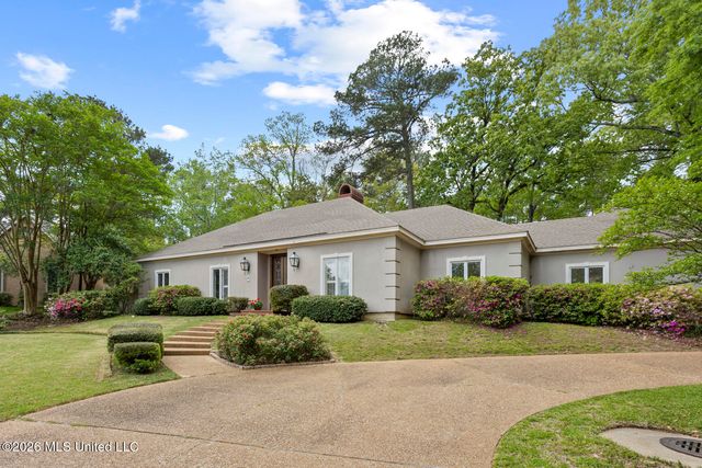 11 Highland Meadows Drive, Jackson, MS 39211