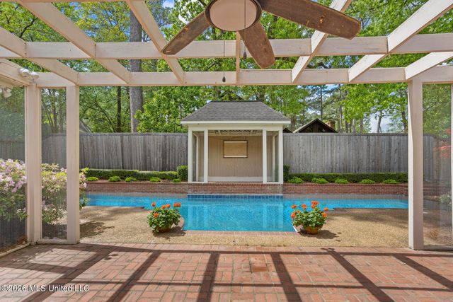 11 Highland Meadows Drive, Jackson, MS 39211