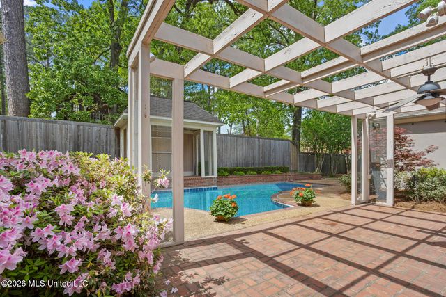 11 Highland Meadows Drive, Jackson, MS 39211