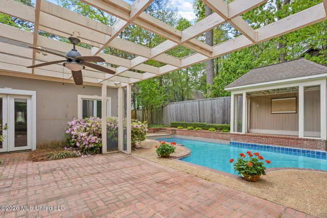 11 Highland Meadows Drive, Jackson, MS 39211