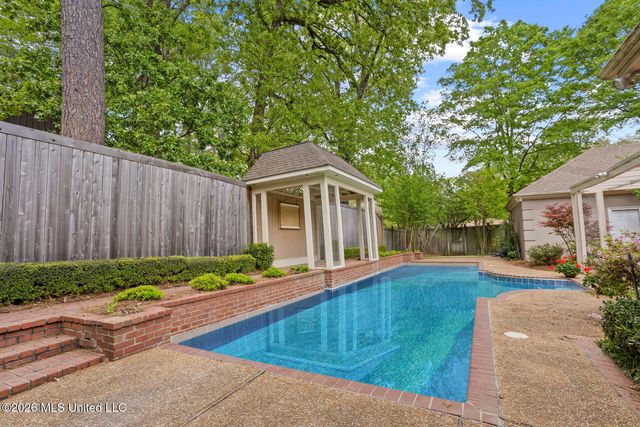 11 Highland Meadows Drive, Jackson, MS 39211