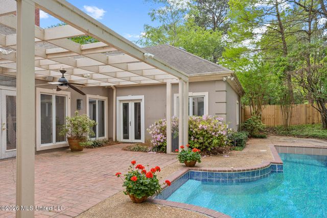 11 Highland Meadows Drive, Jackson, MS 39211