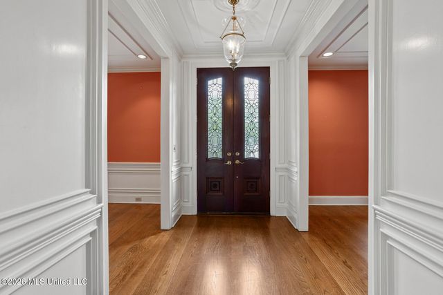 11 Highland Meadows Drive, Jackson, MS 39211