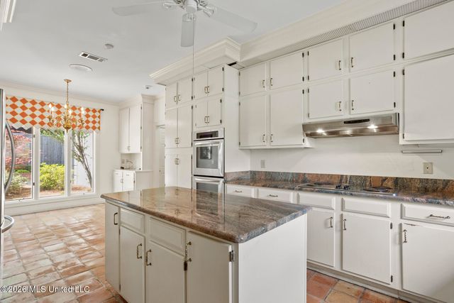 11 Highland Meadows Drive, Jackson, MS 39211