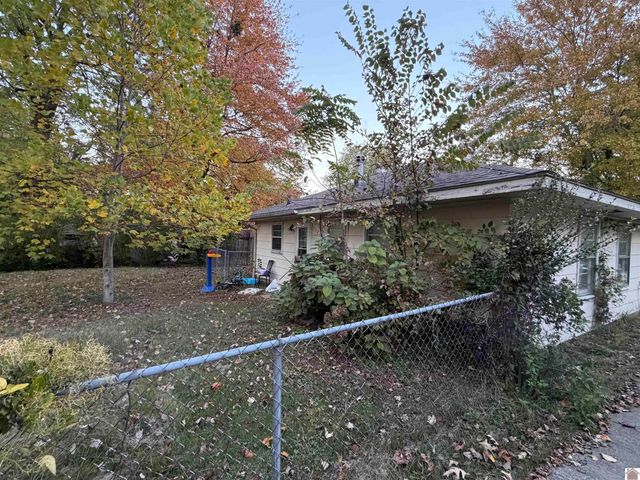 3215 LORINE LANE, Paducah, KY 42001