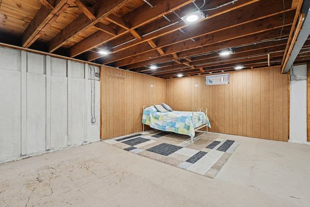 735 E 163rd Street, South Holland, IL 60473