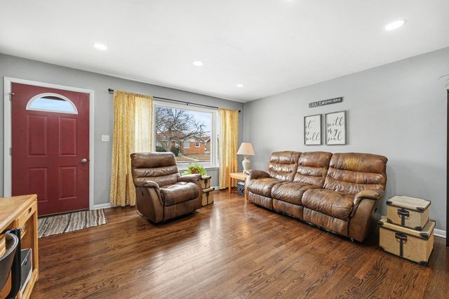 735 E 163rd Street, South Holland, IL 60473