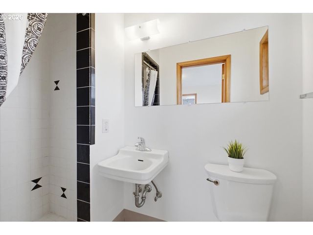 38072 SCRAVEL HILL Rd, Albany, OR 97322