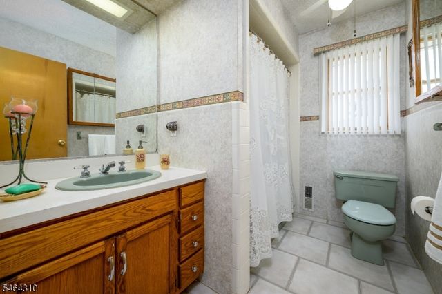 385 Jensen Ave, Rahway City, NJ 07065