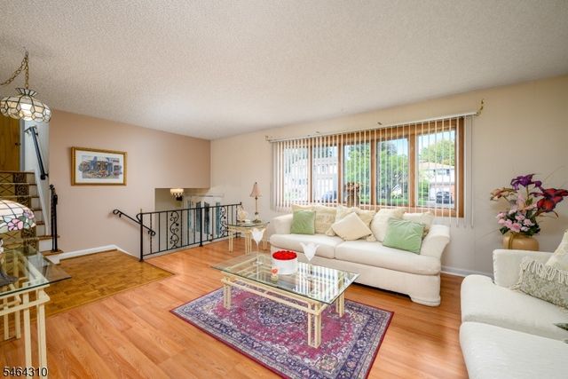 385 Jensen Ave, Rahway City, NJ 07065