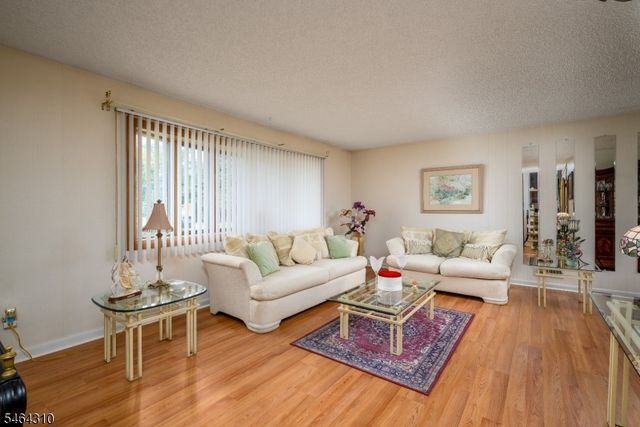 385 Jensen Ave, Rahway City, NJ 07065