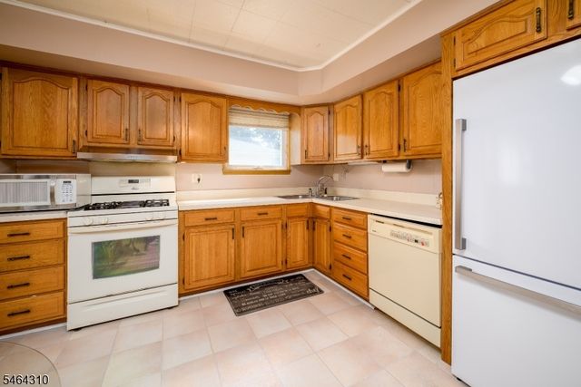 385 Jensen Ave, Rahway City, NJ 07065