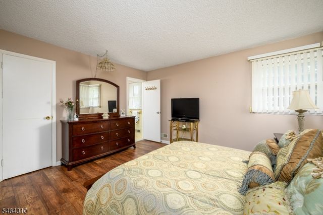 385 Jensen Ave, Rahway City, NJ 07065