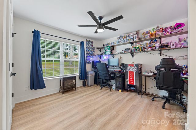 1009 Rainbow Circle, Catawba, SC 29704