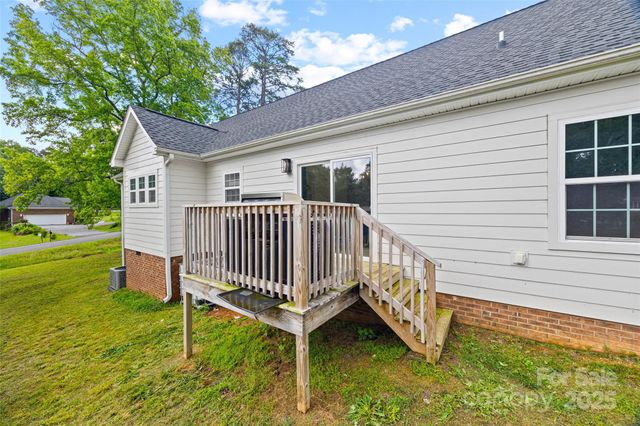 1009 Rainbow Circle, Catawba, SC 29704