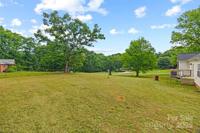 1009 Rainbow Circle, Catawba, SC 29704