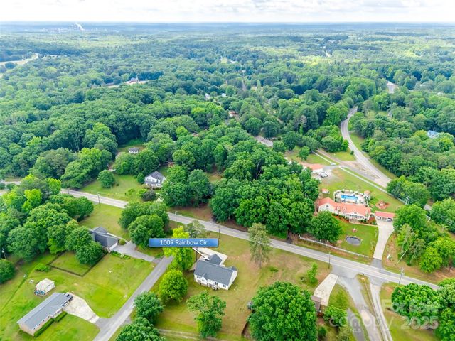 1009 Rainbow Circle, Catawba, SC 29704