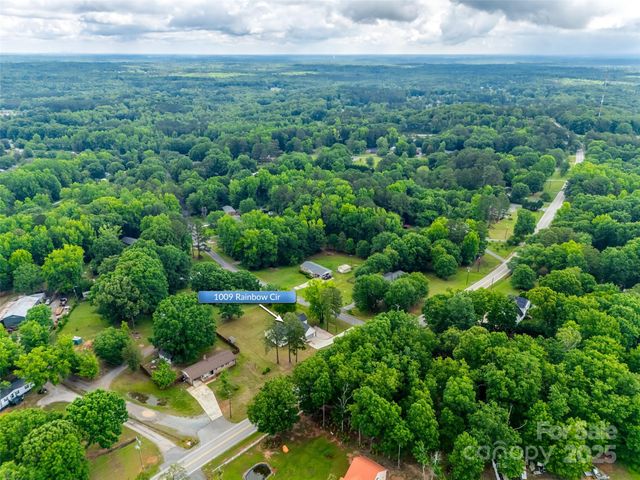 1009 Rainbow Circle, Catawba, SC 29704