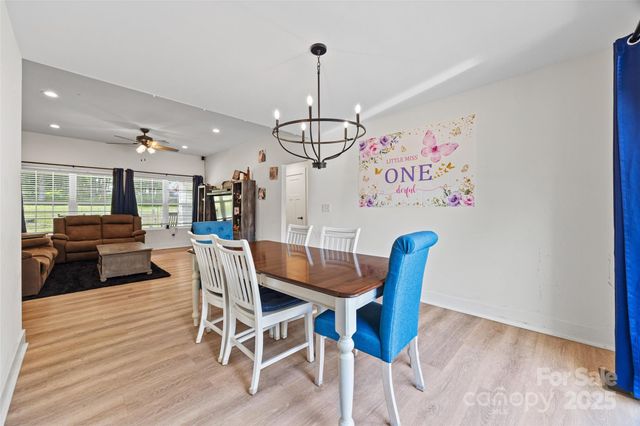 1009 Rainbow Circle, Catawba, SC 29704