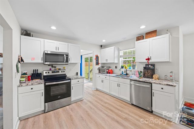 1009 Rainbow Circle, Catawba, SC 29704