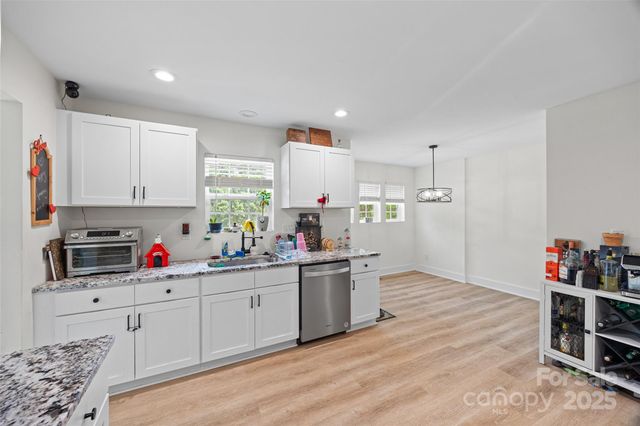 1009 Rainbow Circle, Catawba, SC 29704