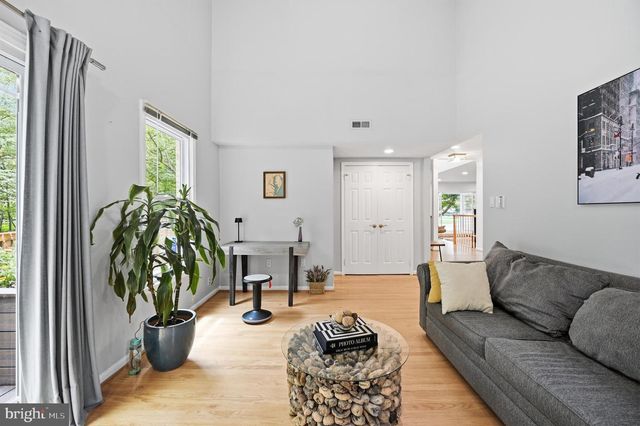 12101 GATEWATER DR, Potomac, MD 20854