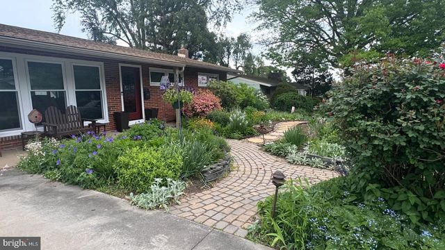 207 N 34TH ST, Camp Hill, PA 17011