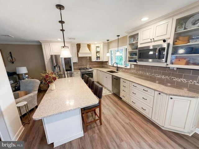 207 N 34TH ST, Camp Hill, PA 17011