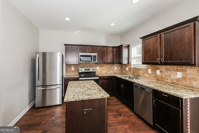 560 Sedona Loop, Hampton, GA 30228