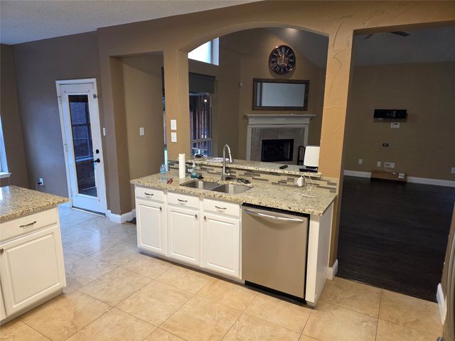 7105 Fieldstone Drive, Frisco, TX 75034