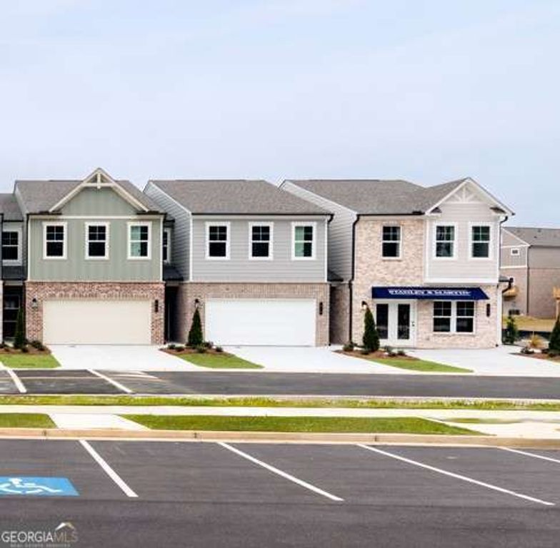 868 Leraes Way, Loganville, GA 30052