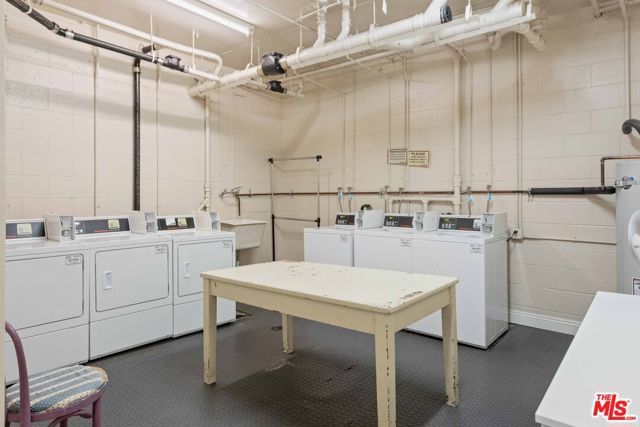 705 Westmount Drive 209, West Hollywood, CA 90069