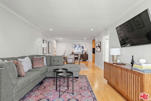 705 Westmount Drive 209, West Hollywood, CA 90069