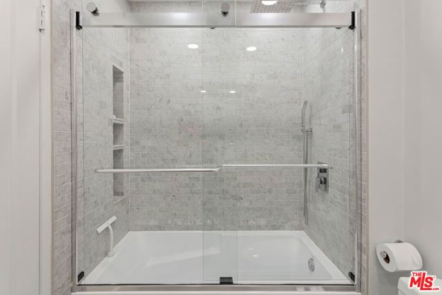 705 Westmount Drive 209, West Hollywood, CA 90069