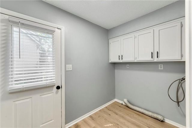 1912 NW Manor Drive, Blue Springs, MO 64014