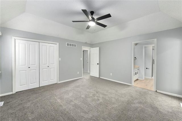 1912 NW Manor Drive, Blue Springs, MO 64014