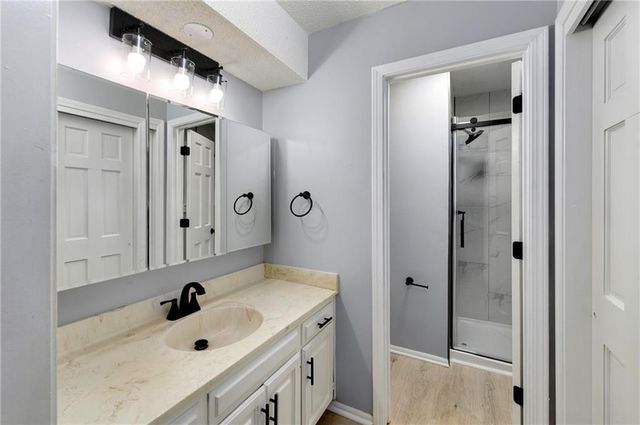 1912 NW Manor Drive, Blue Springs, MO 64014