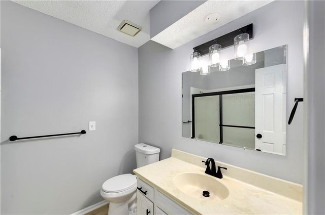 1912 NW Manor Drive, Blue Springs, MO 64014