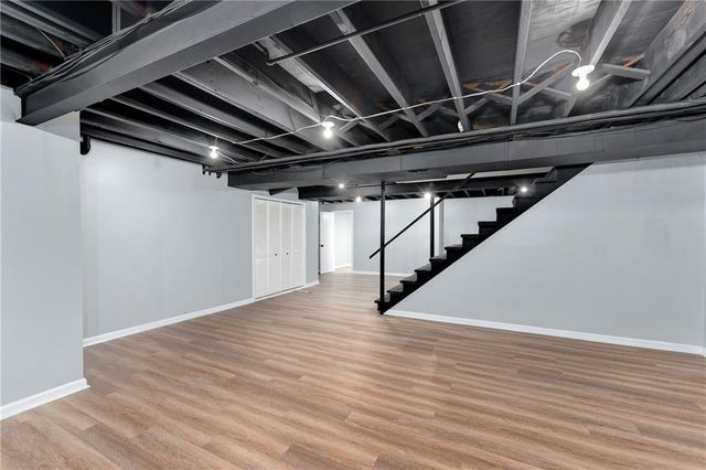 1912 NW Manor Drive, Blue Springs, MO 64014