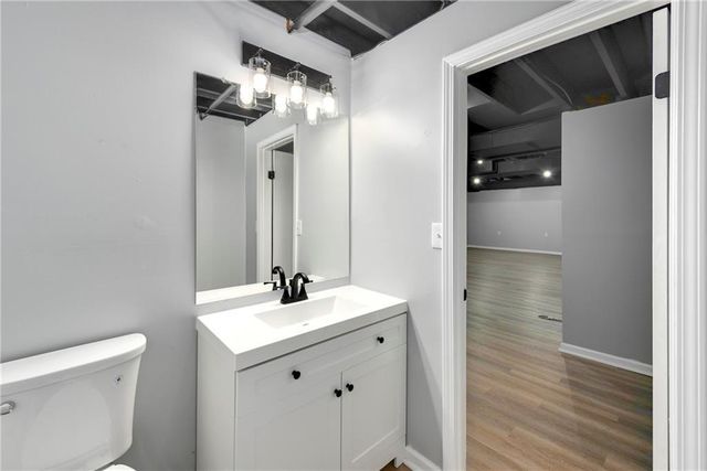 1912 NW Manor Drive, Blue Springs, MO 64014