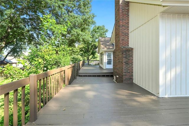 1912 NW Manor Drive, Blue Springs, MO 64014